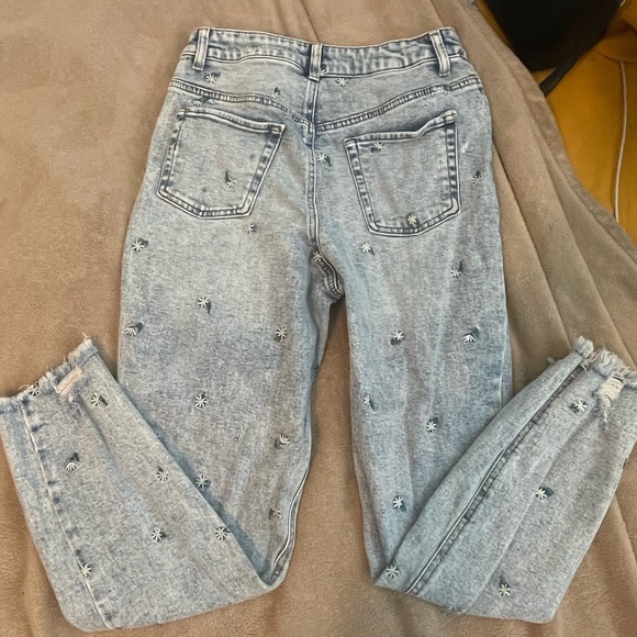 Distressed High Rise Flower Jeans - Picture 2 of 3